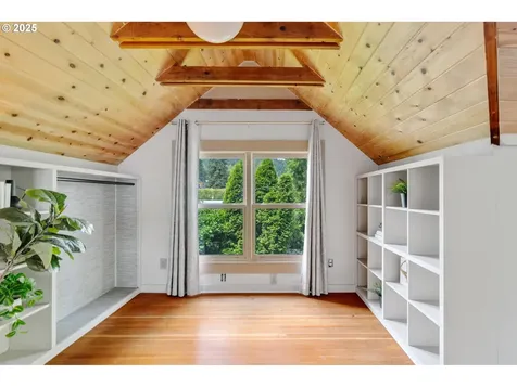 2664 NW Thurman Street Portland OR 97210