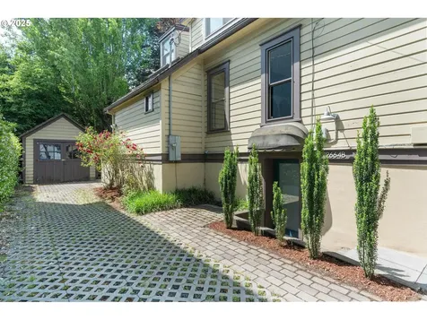 2664 NW Thurman Street Portland OR 97210