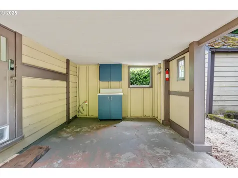 2664 NW Thurman Street Portland OR 97210