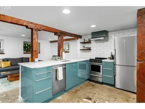 2664 NW Thurman Street Portland OR 97210