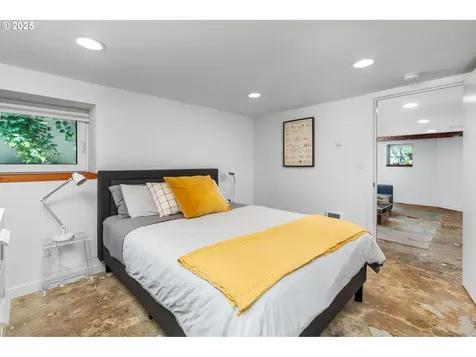2664 NW Thurman Street Portland OR 97210