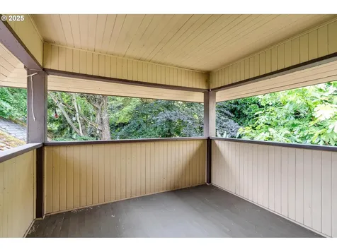 2664 NW Thurman Street Portland OR 97210