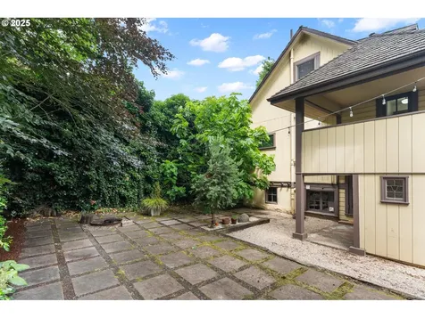 2664 NW Thurman Street Portland OR 97210