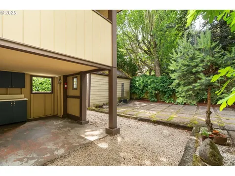 2664 NW Thurman Street Portland OR 97210