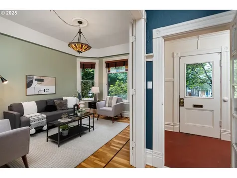 2664 NW Thurman Street Portland OR 97210