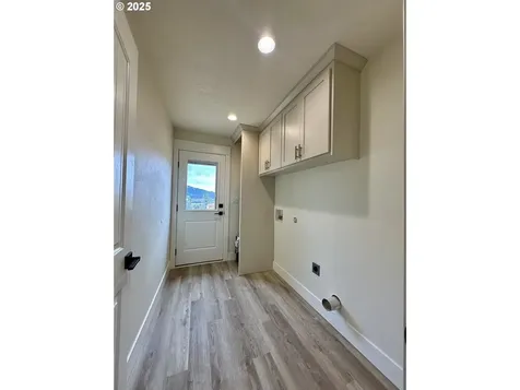 563 Oak Terrace Sutherlin OR 97479