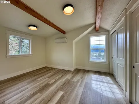 563 Oak Terrace Sutherlin OR 97479