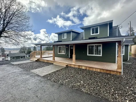563 Oak Terrace Sutherlin OR 97479