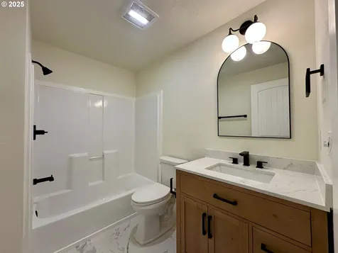 563 Oak Terrace Sutherlin OR 97479
