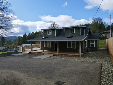 563 Oak Terrace Sutherlin OR 97479