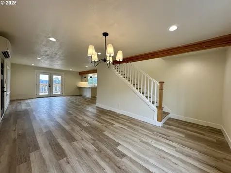 563 Oak Terrace Sutherlin OR 97479