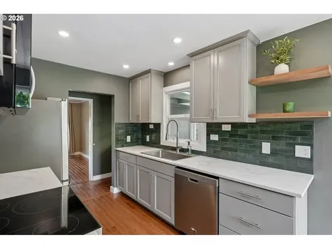 4204 NW Fir Street Vancouver WA 98660