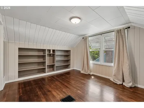 4204 NW Fir Street Vancouver WA 98660