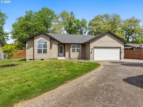 1327 G Street Washougal WA 98671