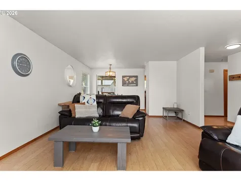1327 G Street Washougal WA 98671