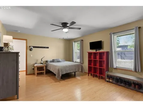 1327 G Street Washougal WA 98671