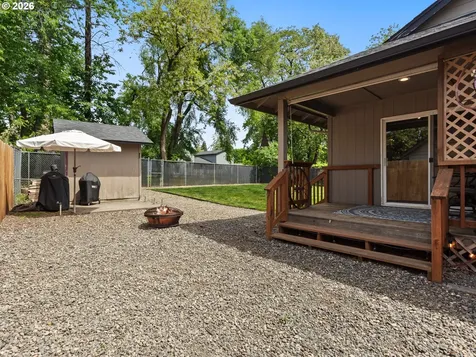 1327 G Street Washougal WA 98671