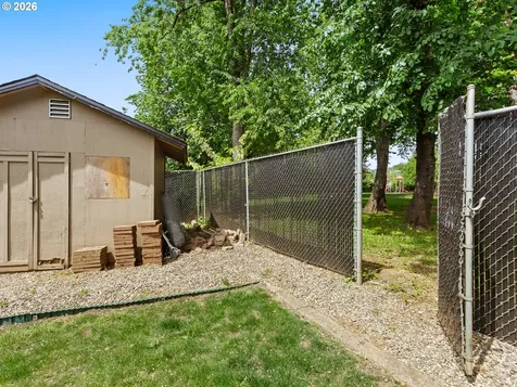 1327 G Street Washougal WA 98671