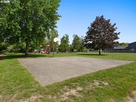 1327 G Street Washougal WA 98671