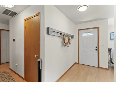 1327 G Street Washougal WA 98671