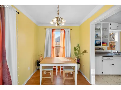 7645 SE Henderson Street Portland OR 97206