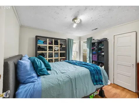7645 SE Henderson Street Portland OR 97206
