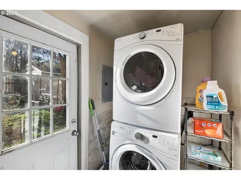 7645 SE Henderson Street Portland OR 97206