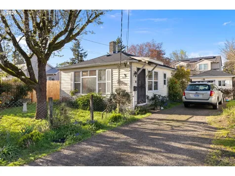 7645 SE Henderson Street Portland OR 97206