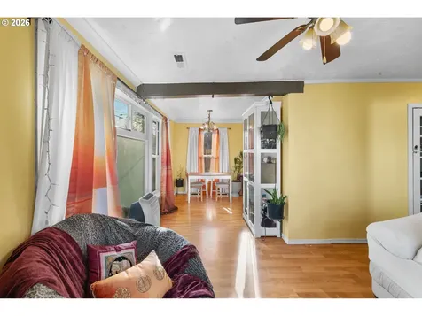 7645 SE Henderson Street Portland OR 97206