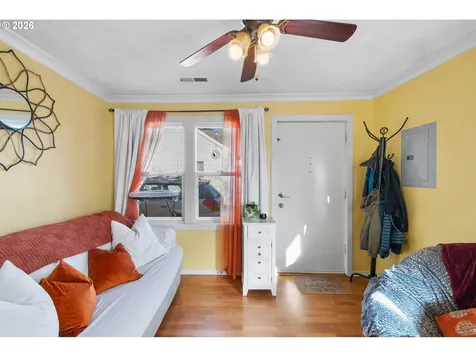 7645 SE Henderson Street Portland OR 97206