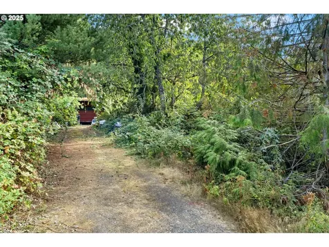 9080 NW Kearney Street Portland OR 97229
