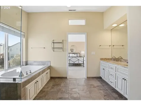 15971 NW Trakehner Way Portland OR 97229