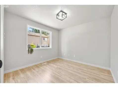 260 7th Court Washougal WA 98671