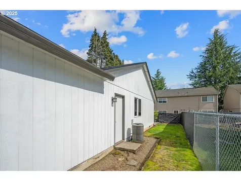 260 7th Court Washougal WA 98671