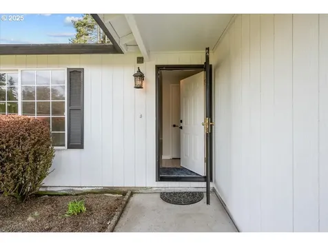 260 7th Court Washougal WA 98671