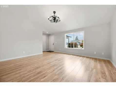 260 7th Court Washougal WA 98671