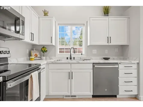 260 7th Court Washougal WA 98671