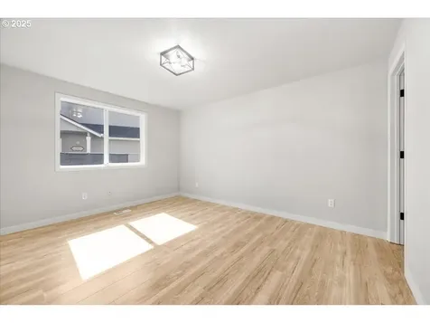 260 7th Court Washougal WA 98671