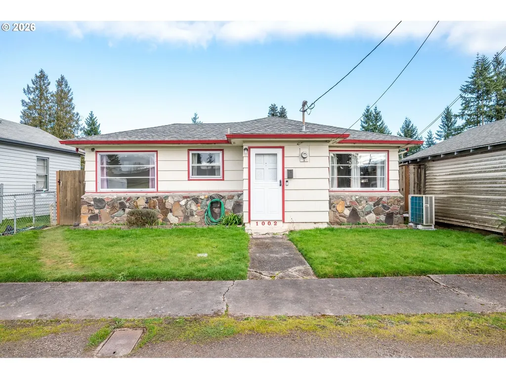 1002 N 10th Avenue Kelso WA 98626