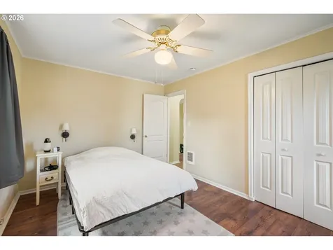 1002 N 10th Avenue Kelso WA 98626