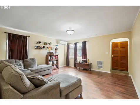 1002 N 10th Avenue Kelso WA 98626