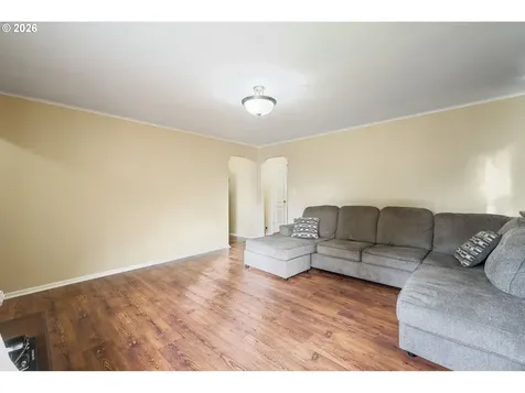 1002 N 10th Avenue Kelso WA 98626