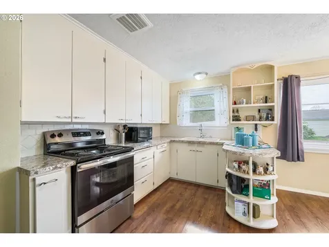 1002 N 10th Avenue Kelso WA 98626