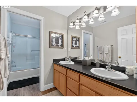 3904 NW 118th Way Vancouver WA 98685