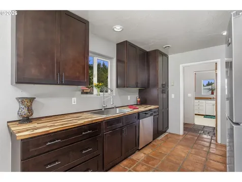 295 Kangas Road Toledo WA 98591