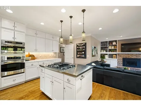 1333 Victorian Way Eugene OR 97401