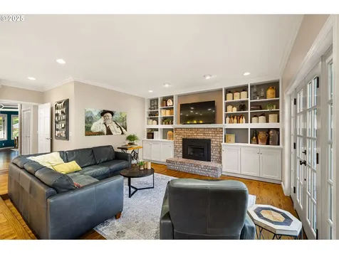 1333 Victorian Way Eugene OR 97401