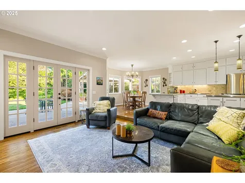 1333 Victorian Way Eugene OR 97401