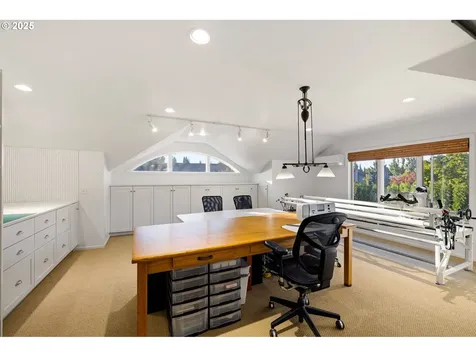 1333 Victorian Way Eugene OR 97401