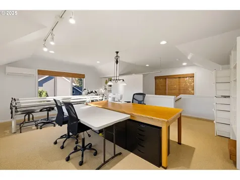 1333 Victorian Way Eugene OR 97401